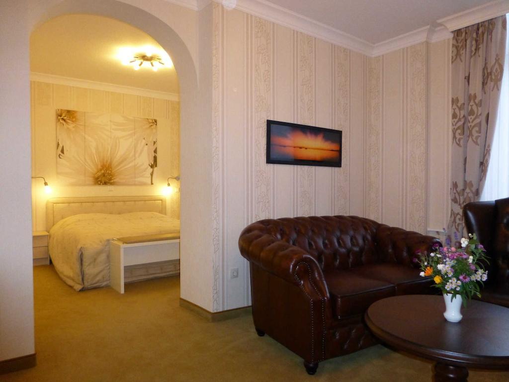 Hotel Villa Luise Бад Ротенфелде Стая снимка